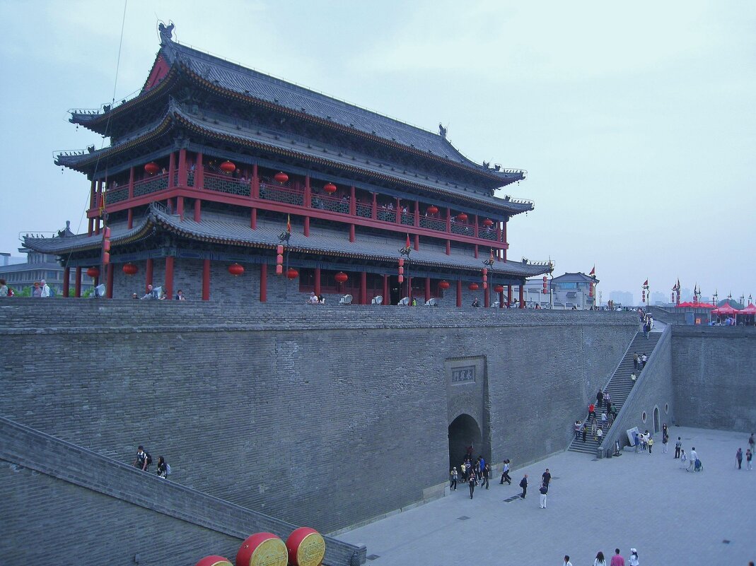 Городская стена Сианя. - unix (Илья Утропов) Городская стена Сианя. - unix (Илья Утропов)