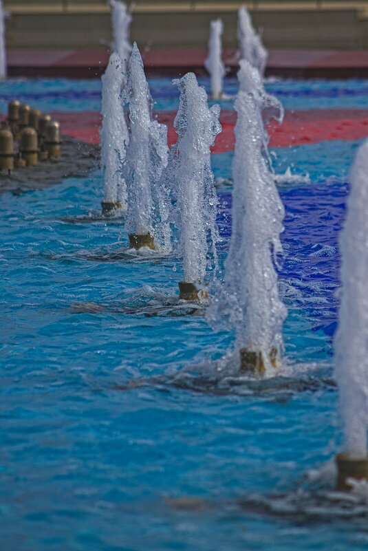 фонтаны - Giant Tao /