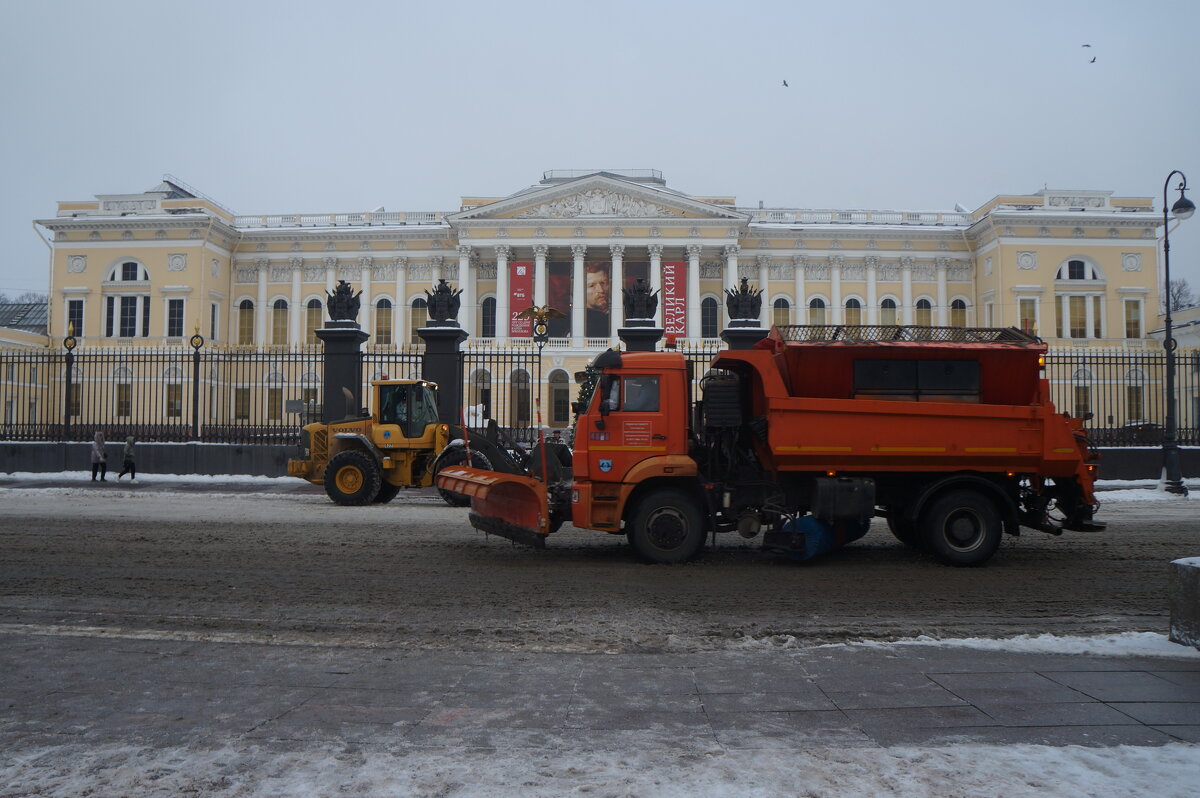 Площадь Искусств - zavitok * Площадь Искусств - zavitok *