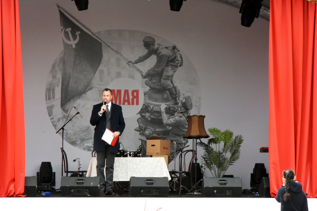 Москва. Парк Горького. 9 мая 2025 года! - Наташа ***** Москва. Парк Горького. 9 мая 2025 года! - Наташа *****