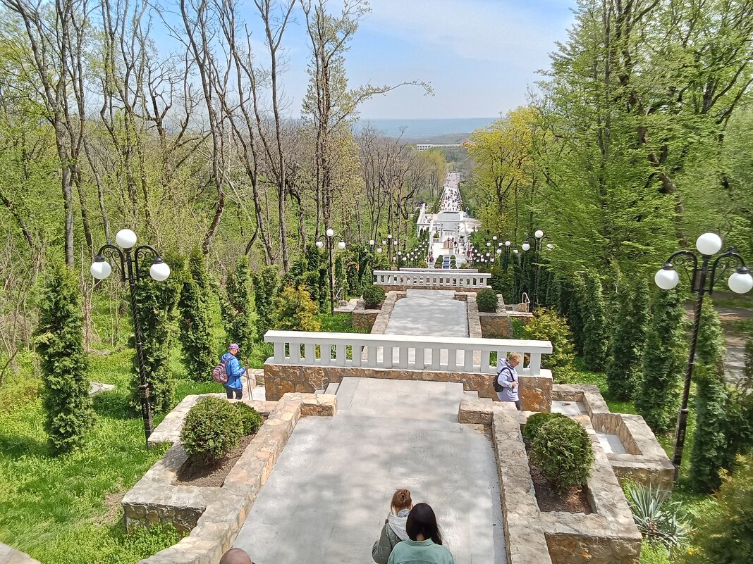 Вниз по лестнице - Виктор Вниз по лестнице - Виктор