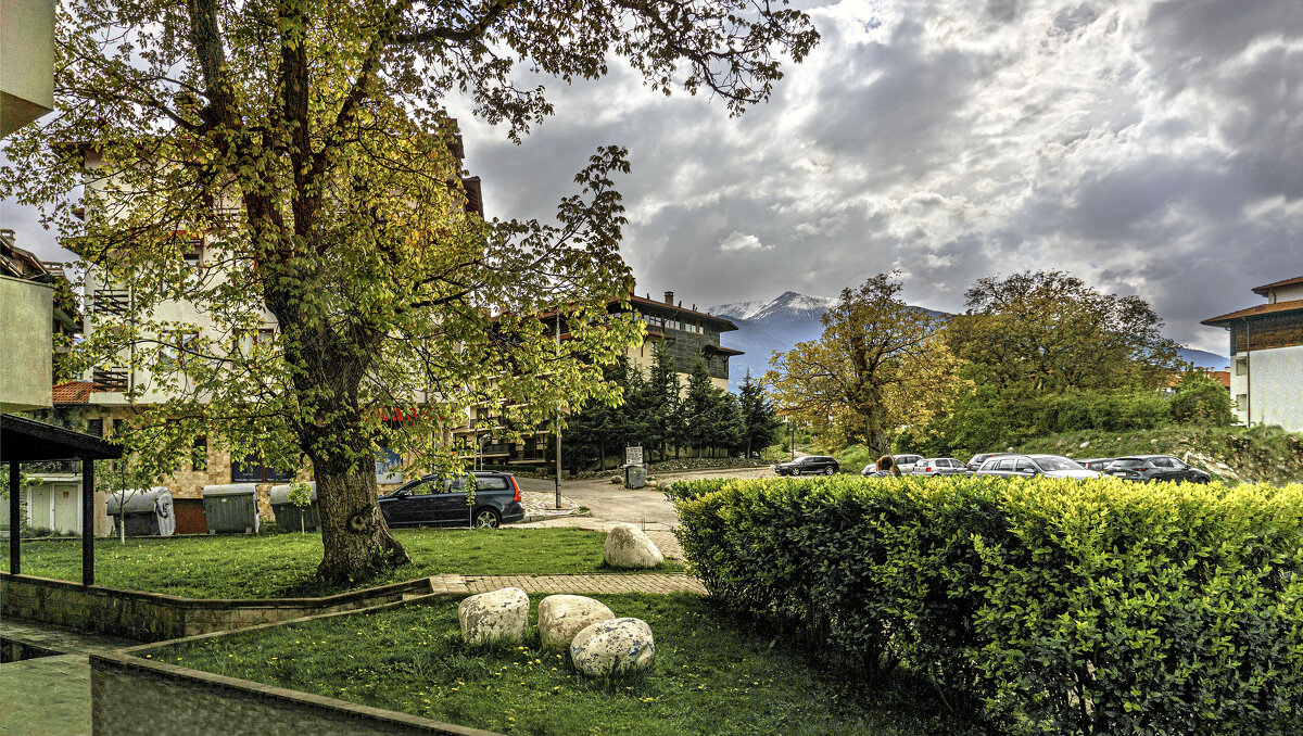 Рядовой дворик в г. Банско - Эмиль 