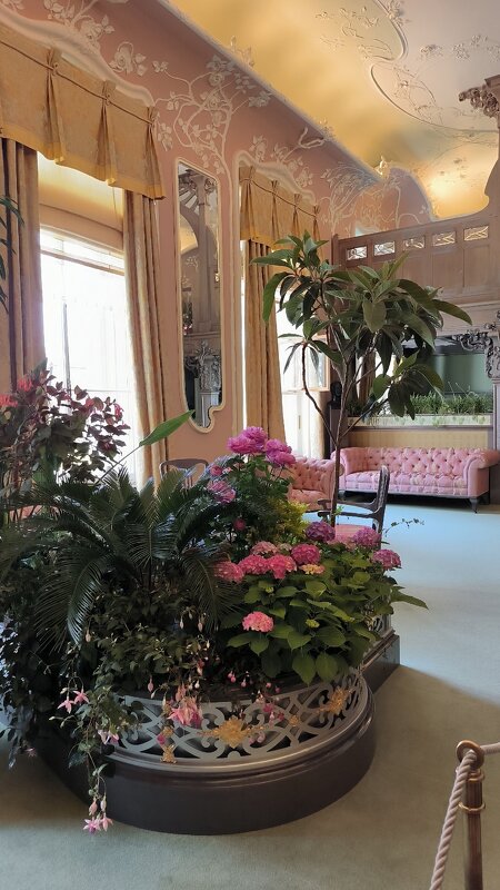 В Кленовой гостиной. - Ольга 