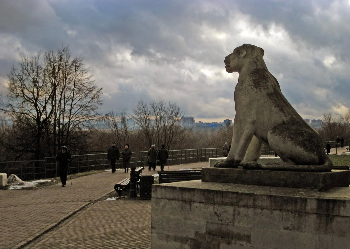 На страже Коломенского. - Борис Бутцев
