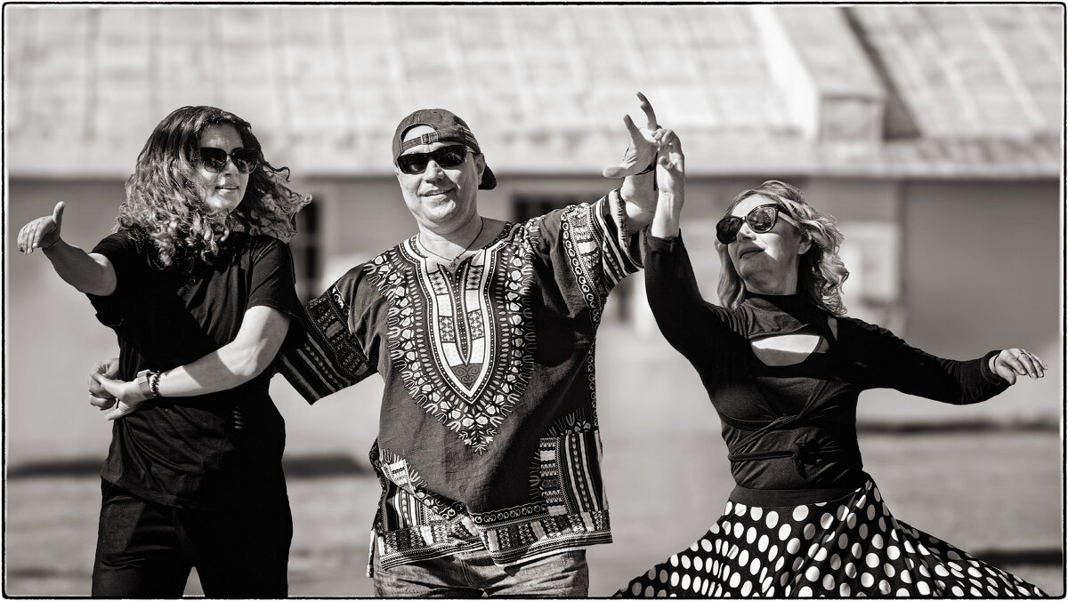 На танцплощадке - Анатолий ИМХО На танцплощадке - Анатолий ИМХО