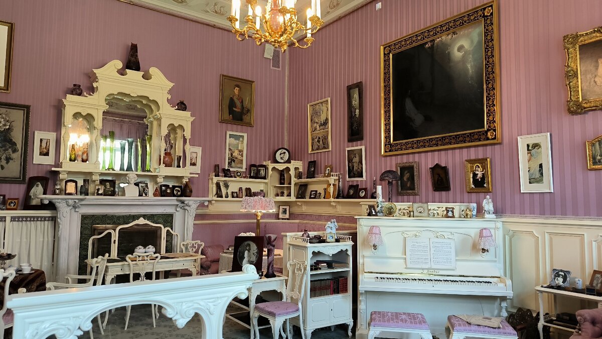 Сиреневый кабинет Александровского дворца. - Ольга Сиреневый кабинет Александровского дворца. - Ольга