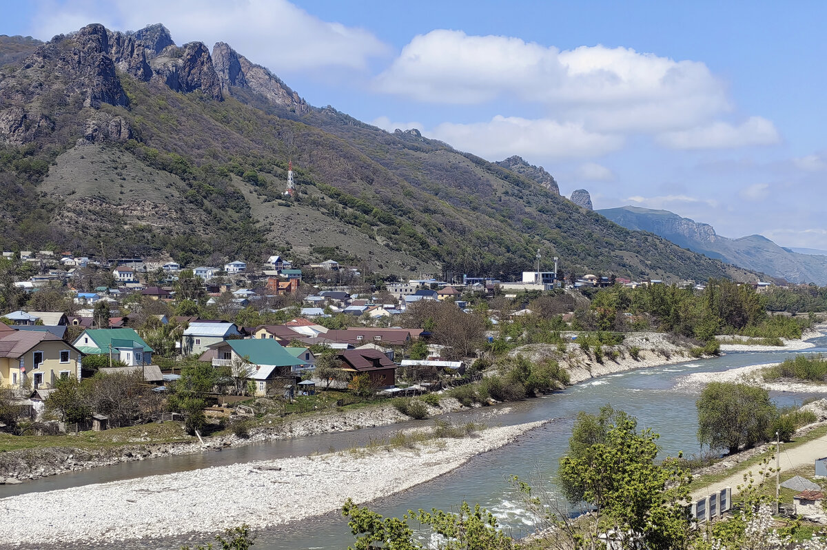 Панорама Карачаевска с гор - Gen 