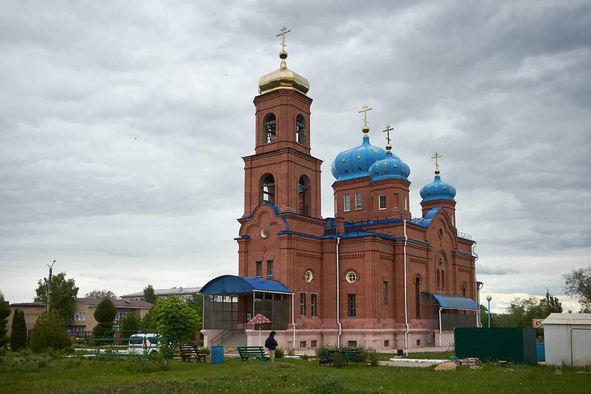 Нефтегорск, церковь Варвары Великомученицы - Олег Манаенков Нефтегорск, церковь Варвары Великомученицы - Олег Манаенков