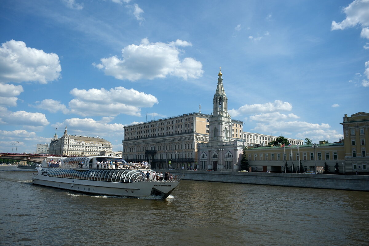 Водные экскурсии в Москве. - Лютый Дровосек Водные экскурсии в Москве. - Лютый Дровосек