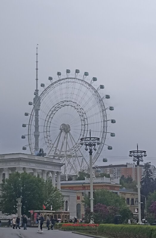 Прогулка на ВДНХ - Pippa 