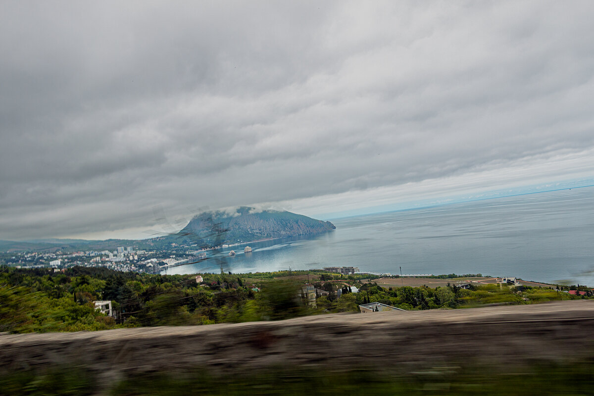 Проезжая мимо Аю-дага - Юрий Яловенко