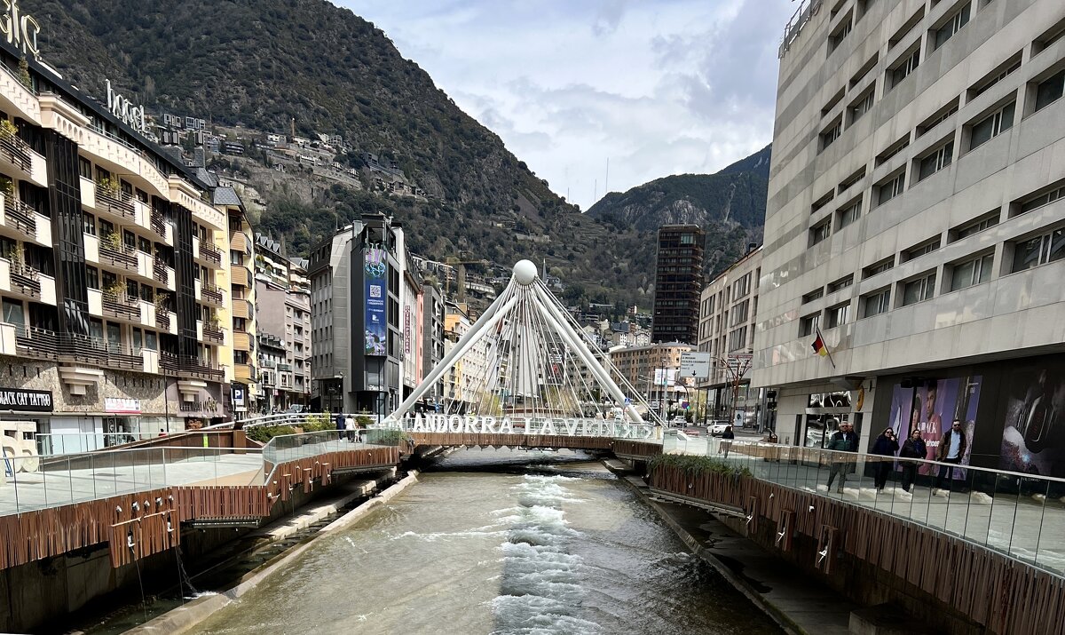 Andorra La Vella: Rundreise in Spanien, - "The Natural World" Александер Andorra La Vella: Rundreise in Spanien, - "The Natural World" Александер