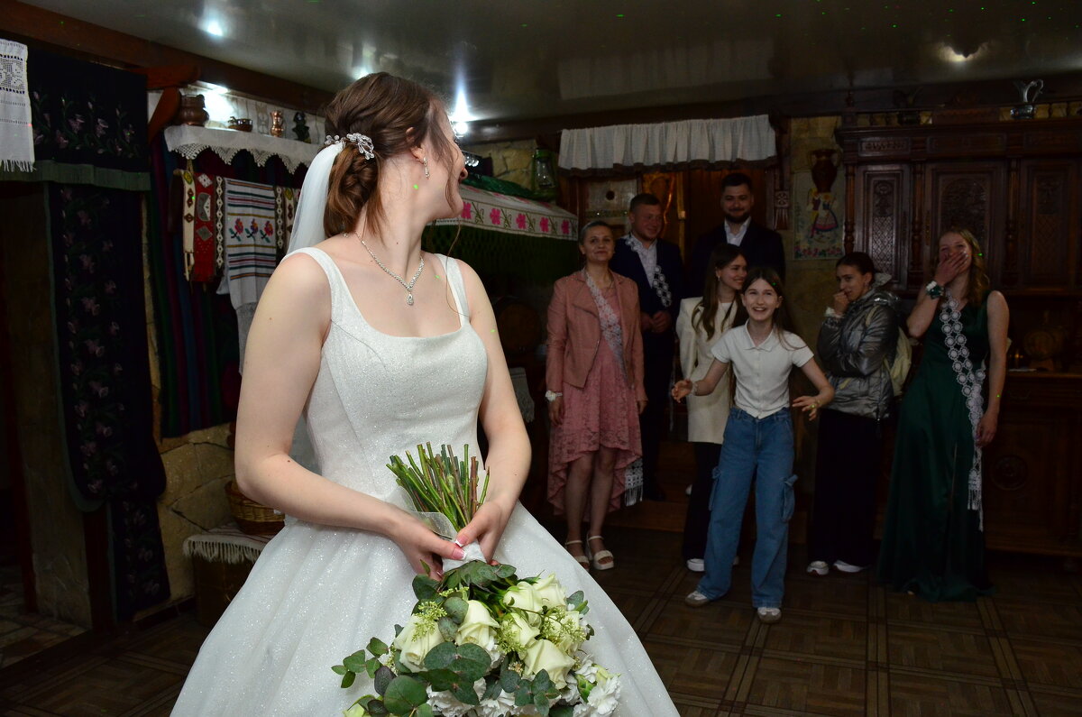 Внимание ...Летит Букет...1 - александр донченко Внимание ...Летит Букет...1 - александр донченко