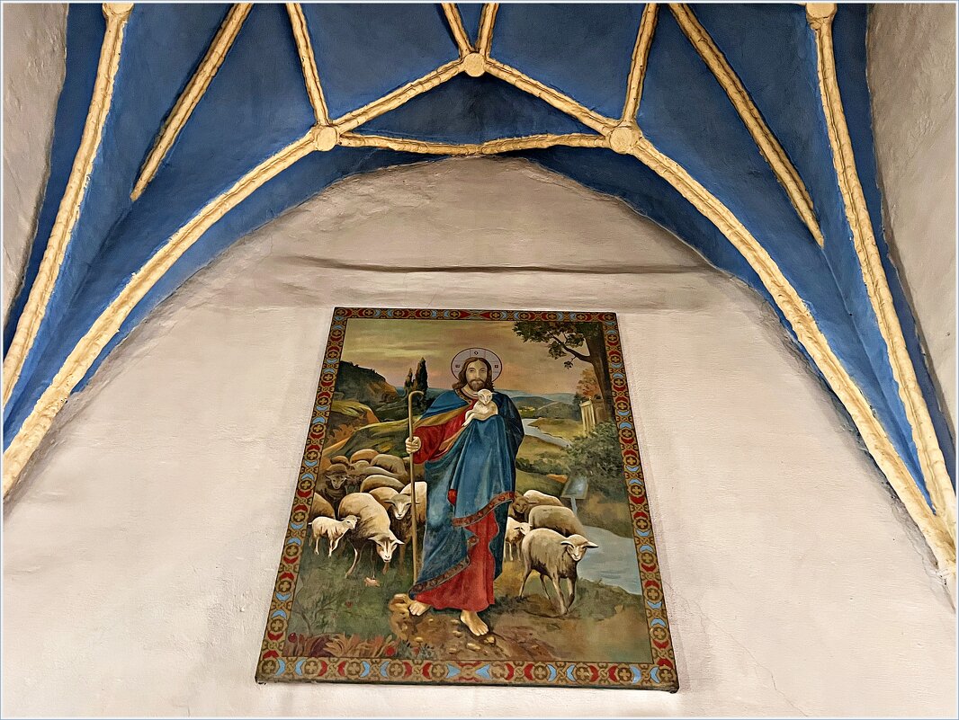 В храме. - Валерия Комова