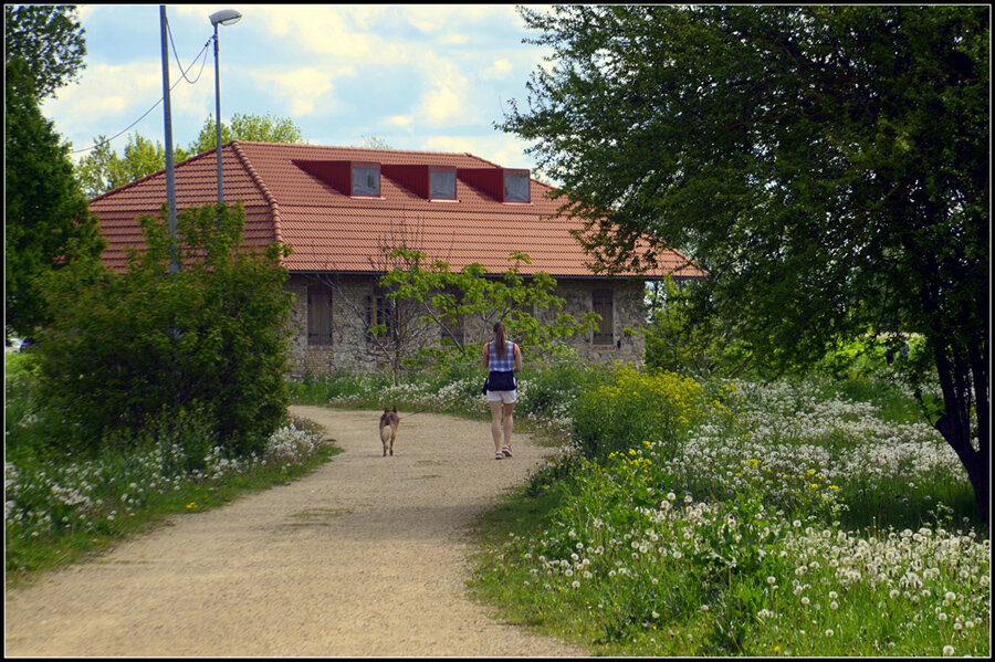 На прогулке - Aleksandr Gal