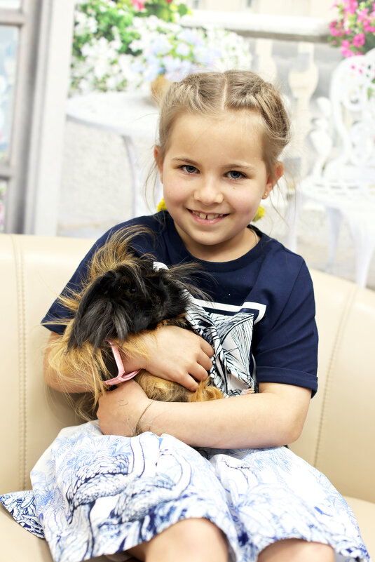 Девочка с морской свинкой - Александра Николаева