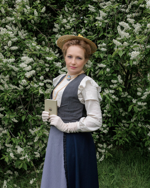 Она прочла ещё одну главу - Валерий Паршин Она прочла ещё одну главу - Валерий Паршин