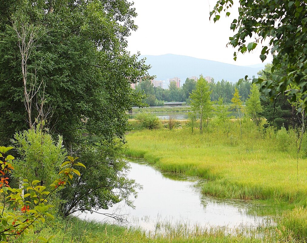 Таёжный город в горах на Енисее - Василий Таёжный город в горах на Енисее - Василий
