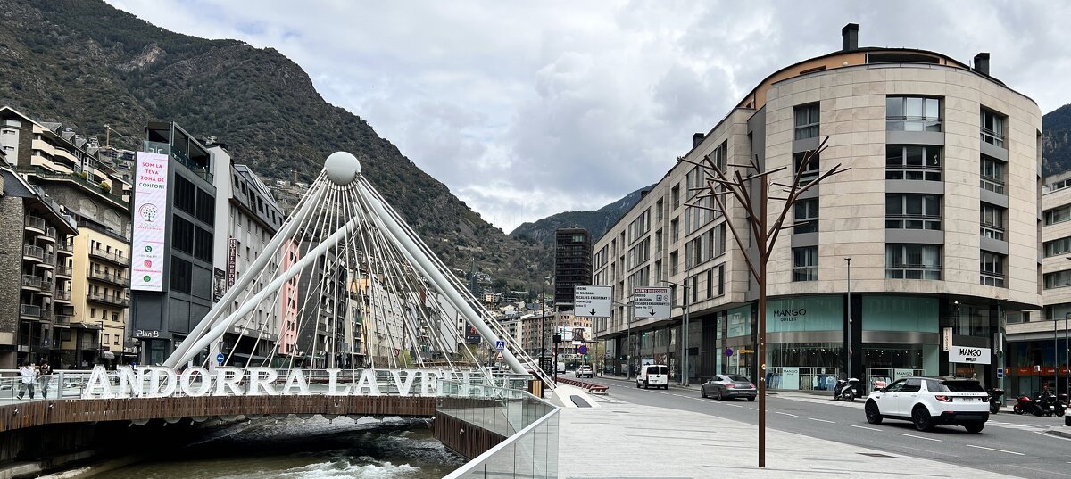 Andorra La Vella: Rundreise in Spanien,"The Natural World" (Мир Природы) - "The Natural World" Александер Andorra La Vella: Rundreise in Spanien,"The Natural World" (Мир Природы) - "The Natural World" Александер