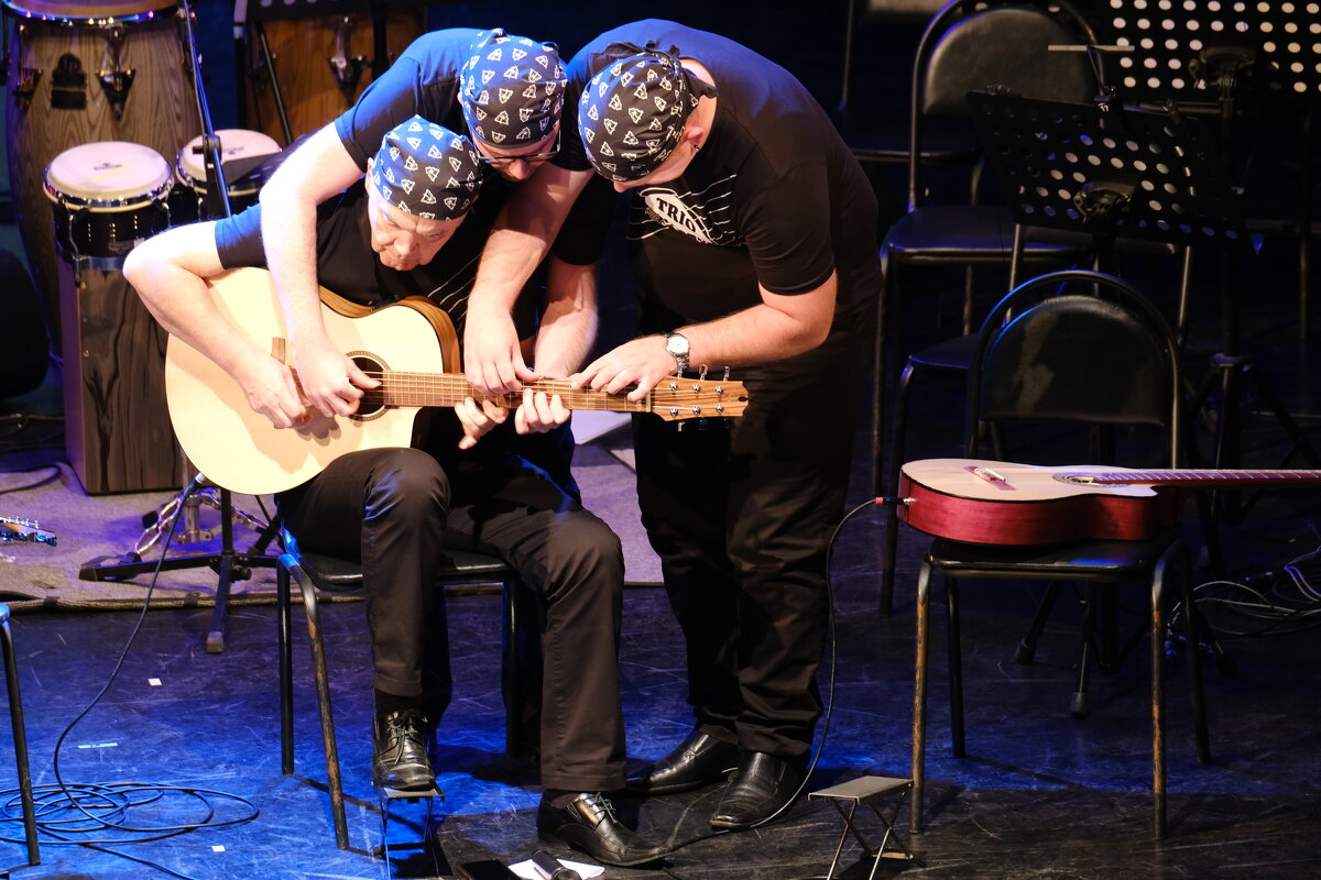 Игра в шесть рук - Андрей Зайцев Игра в шесть рук - Андрей Зайцев