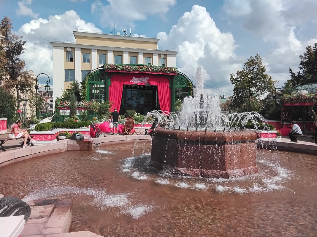 Фонтан на площади Тверской - Дмитрий Никитин