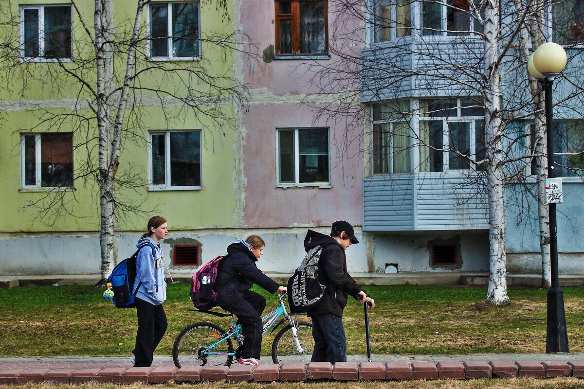 Май...В школу пацаны- на транспорте! - Владимир 