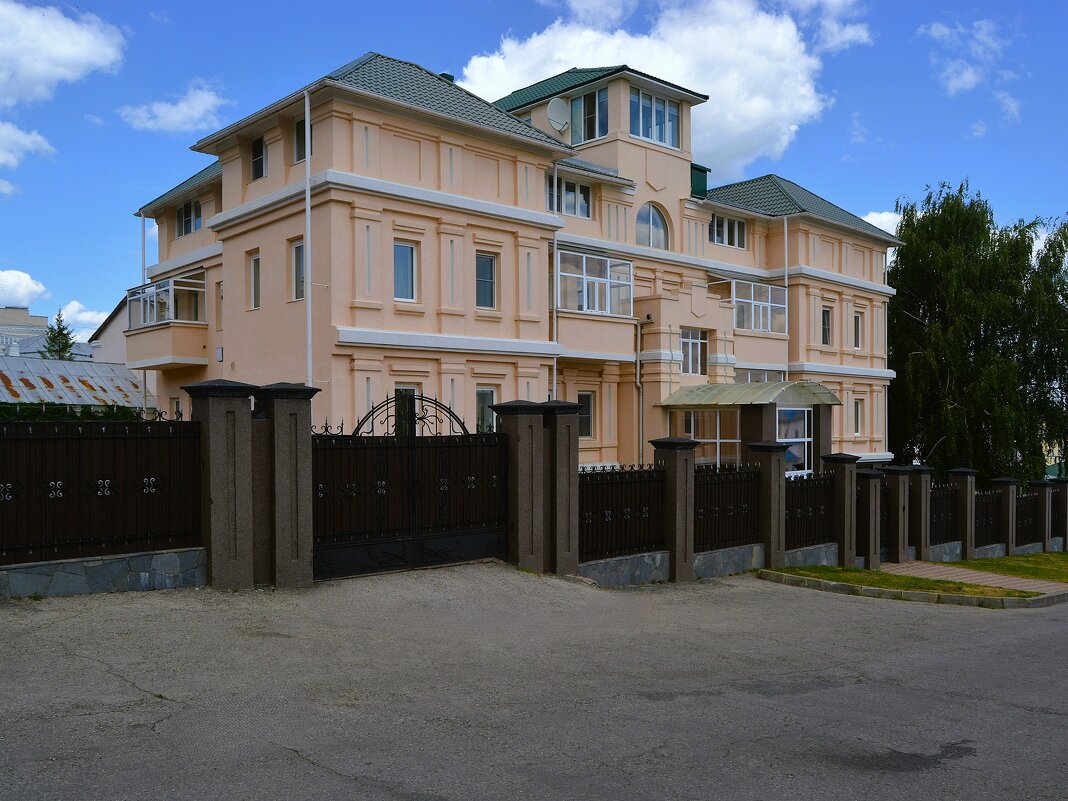 Чебоксары. Коттедж по ул. Михаила Сеспеля 12. - Пётр Чернега Чебоксары. Коттедж по ул. Михаила Сеспеля 12. - Пётр Чернега