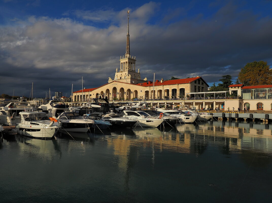 Морской вокзал Сочи. - Евгений Седов