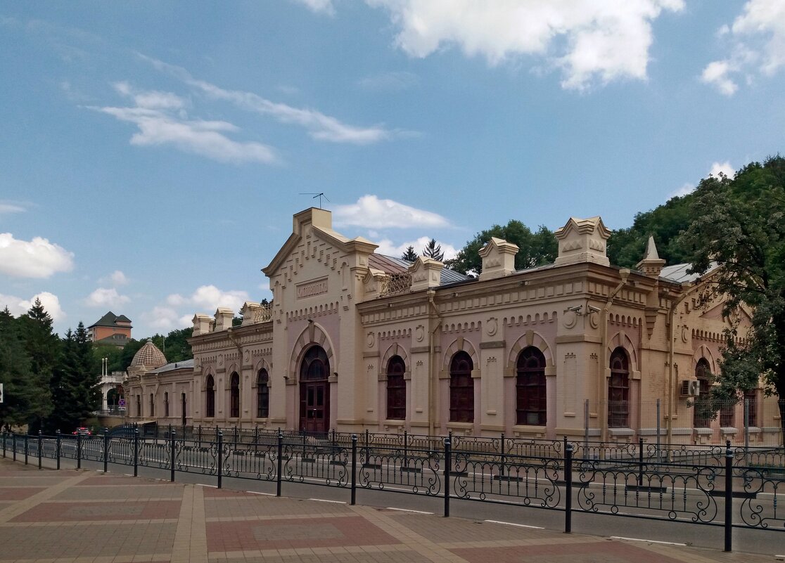 Всё начинается с вокзала - Galina Solovova Всё начинается с вокзала - Galina Solovova