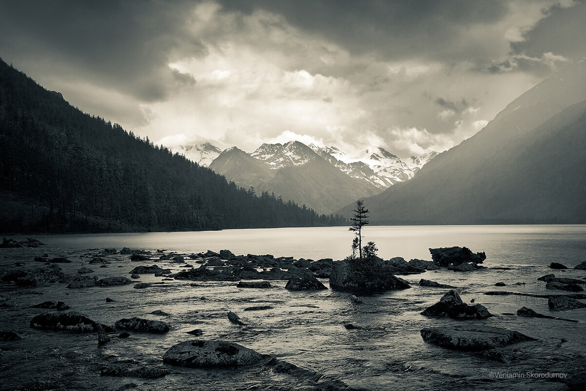 Тучи над средним Мультинским - Вениамин Скородумов