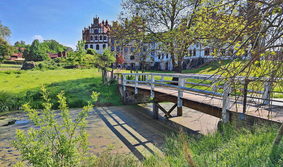 Что скрывается за парадным фасадом - Андрей K. Что скрывается за парадным фасадом - Андрей K.