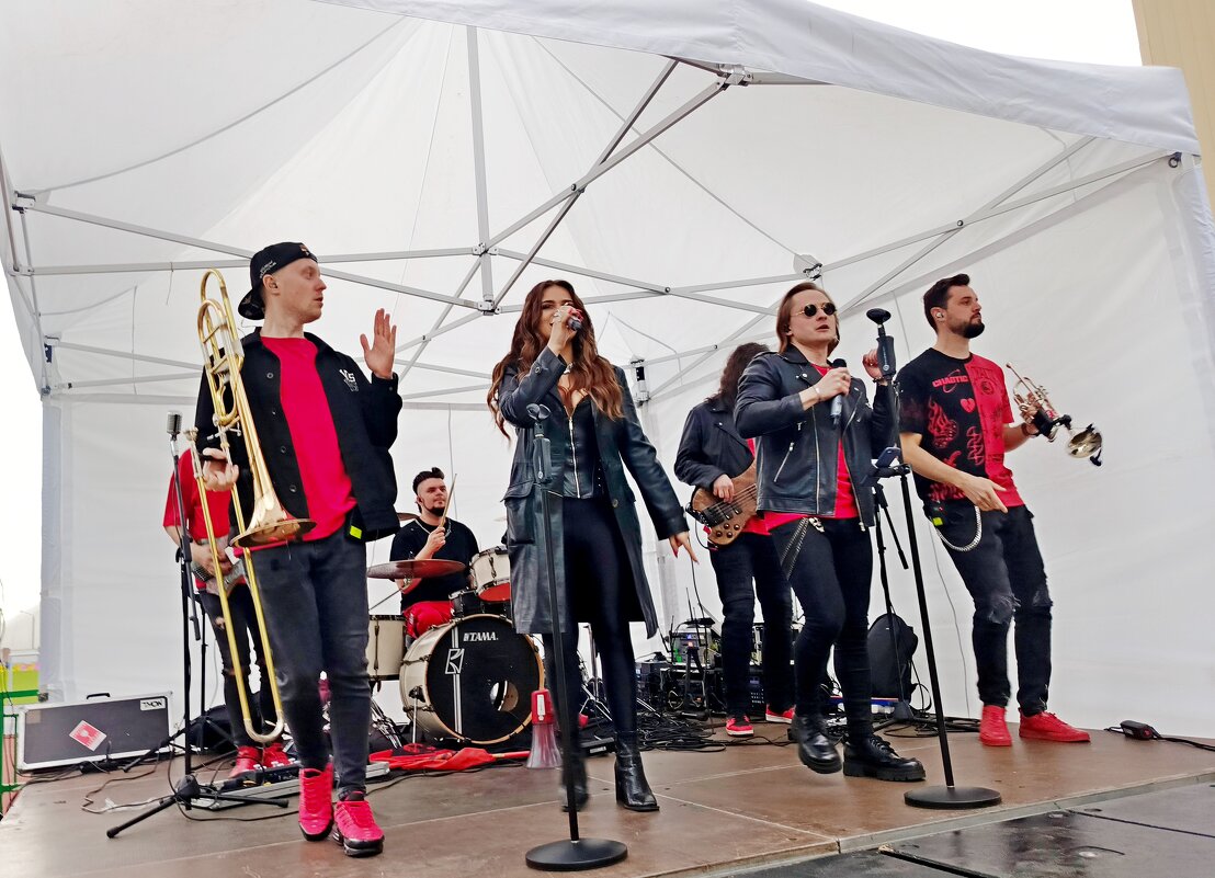 Мы к вам заехали на час.... - Vladimir Semenchukov