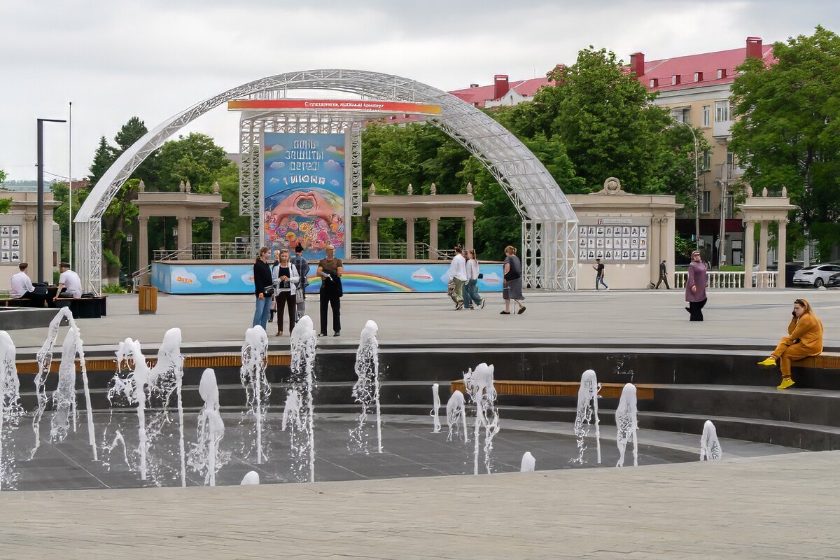 Центральная площадь - Игорь Сикорский