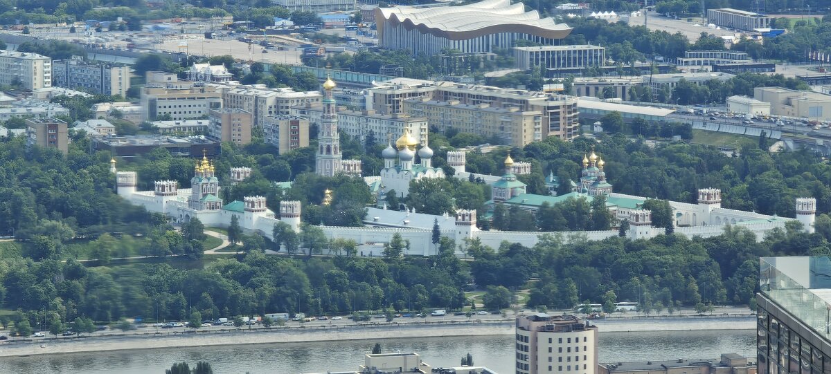 Новодевичий монастырь со смотровой площадки Panorama360 башни Федерация Москва-Сити - <<< Наташа >>>