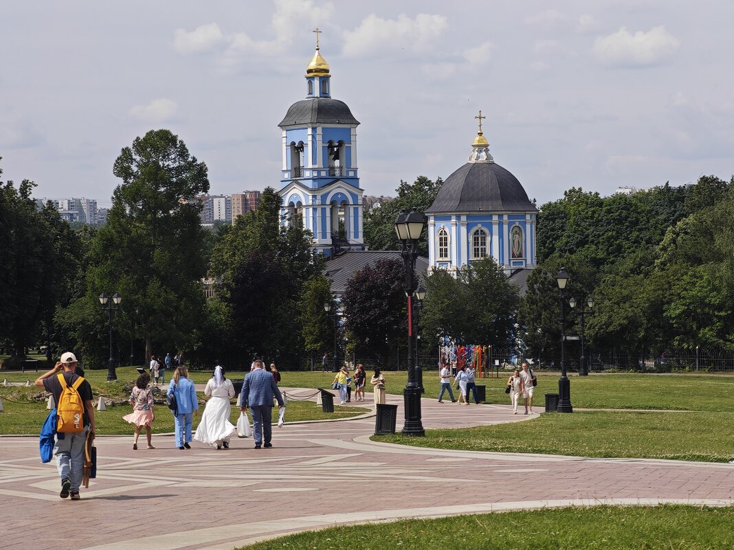 Церковь Живоносный Источник в Царицыне - <<< Наташа >>>