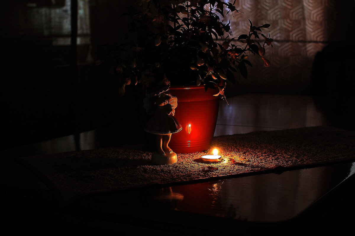 Темно - Юрий Гайворонскiий