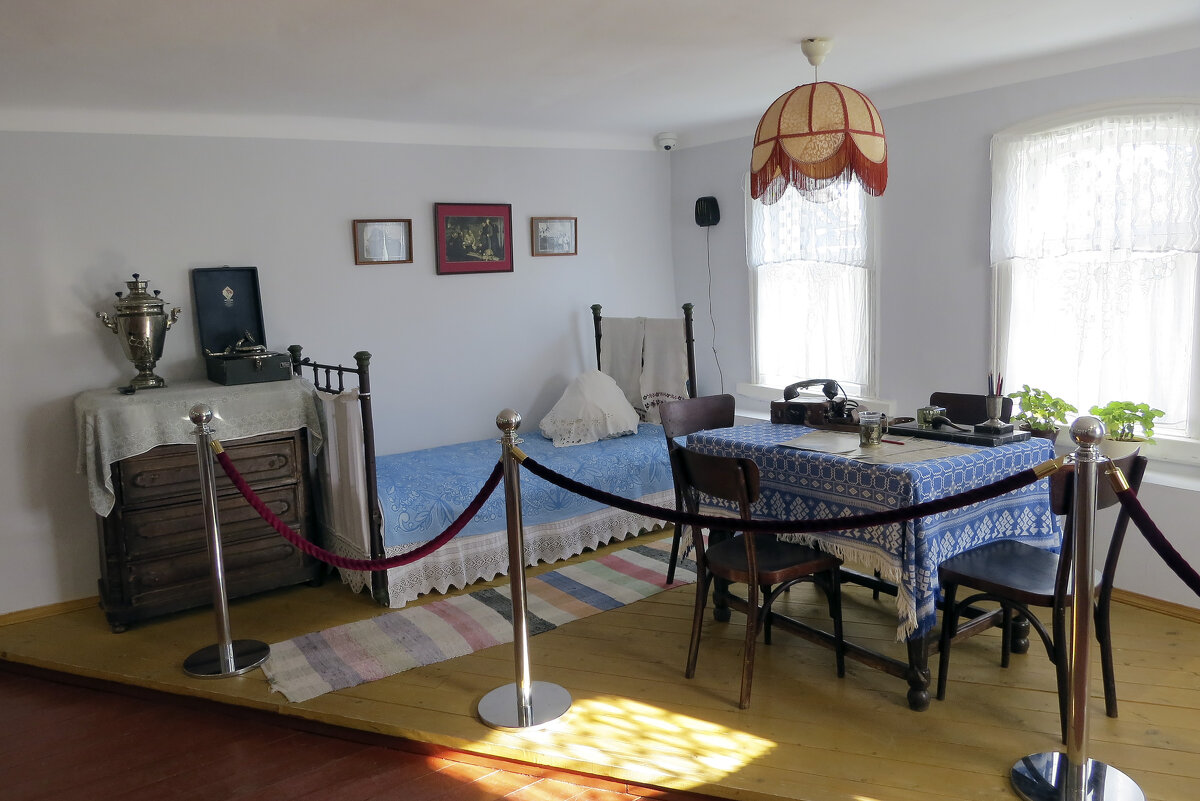 В доме-музее Сталина - Сергей Цветков