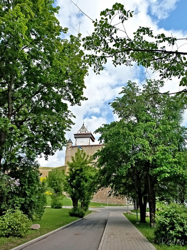 Прогулка по променаду - Veera V Прогулка по променаду - Veera V