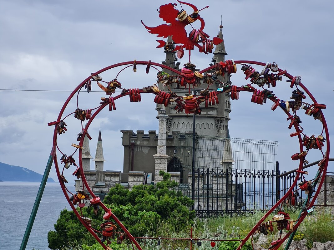 Ласточкино гнездо - Валерий Ткаченко