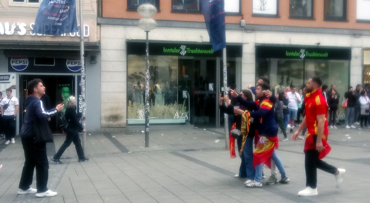 Сквозь призму неясности... - Lilly 