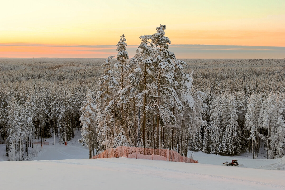 Пухтолова гора - skijumper Иванов Пухтолова гора - skijumper Иванов