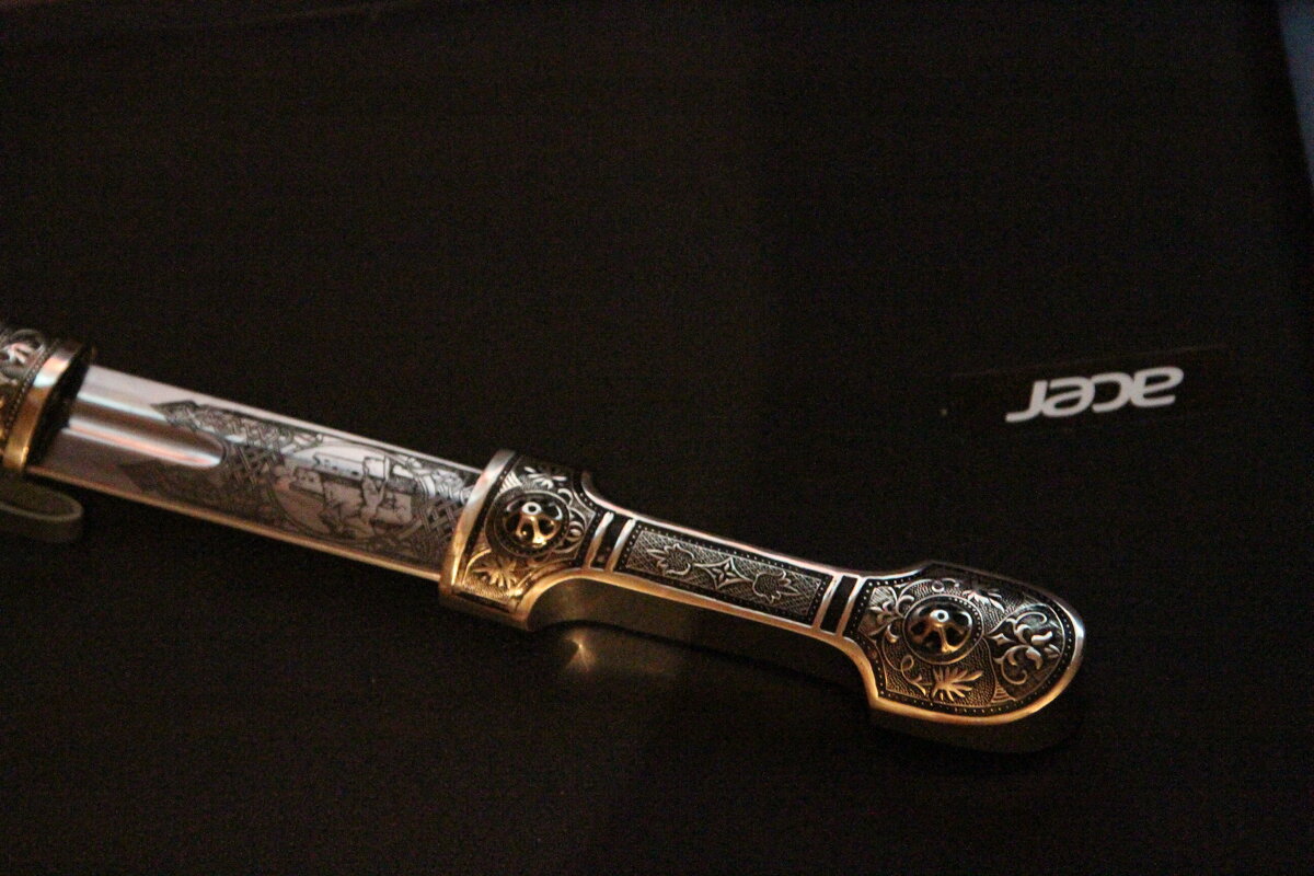 Кинжал - Cергей Кочнев Кинжал - Cергей Кочнев