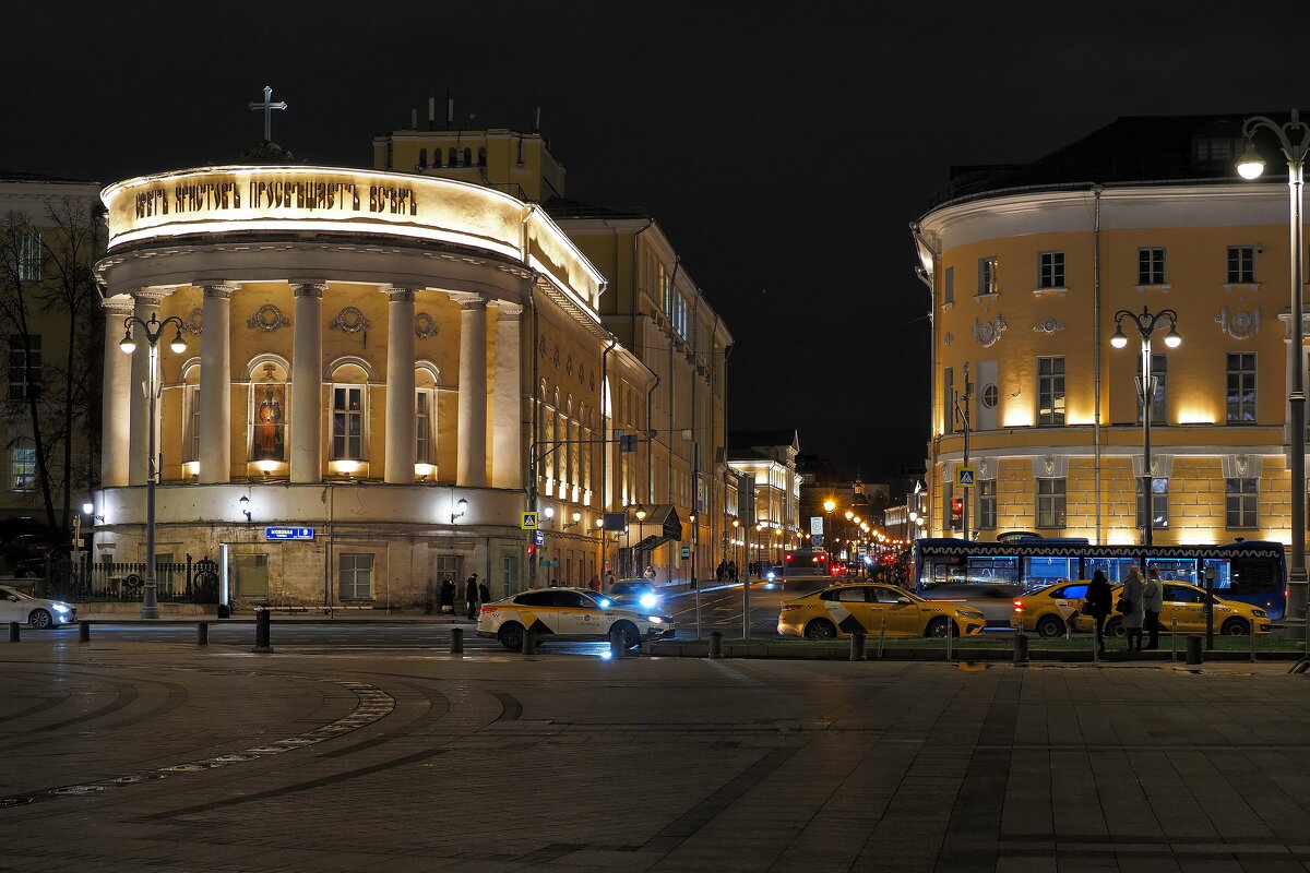 Большая Никитская. Вечнр в Москве. - Евгений Седов Большая Никитская. Вечнр в Москве. - Евгений Седов