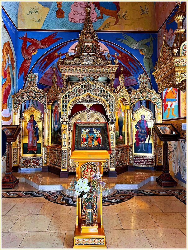 Иконостас храма. - Валерия Комова