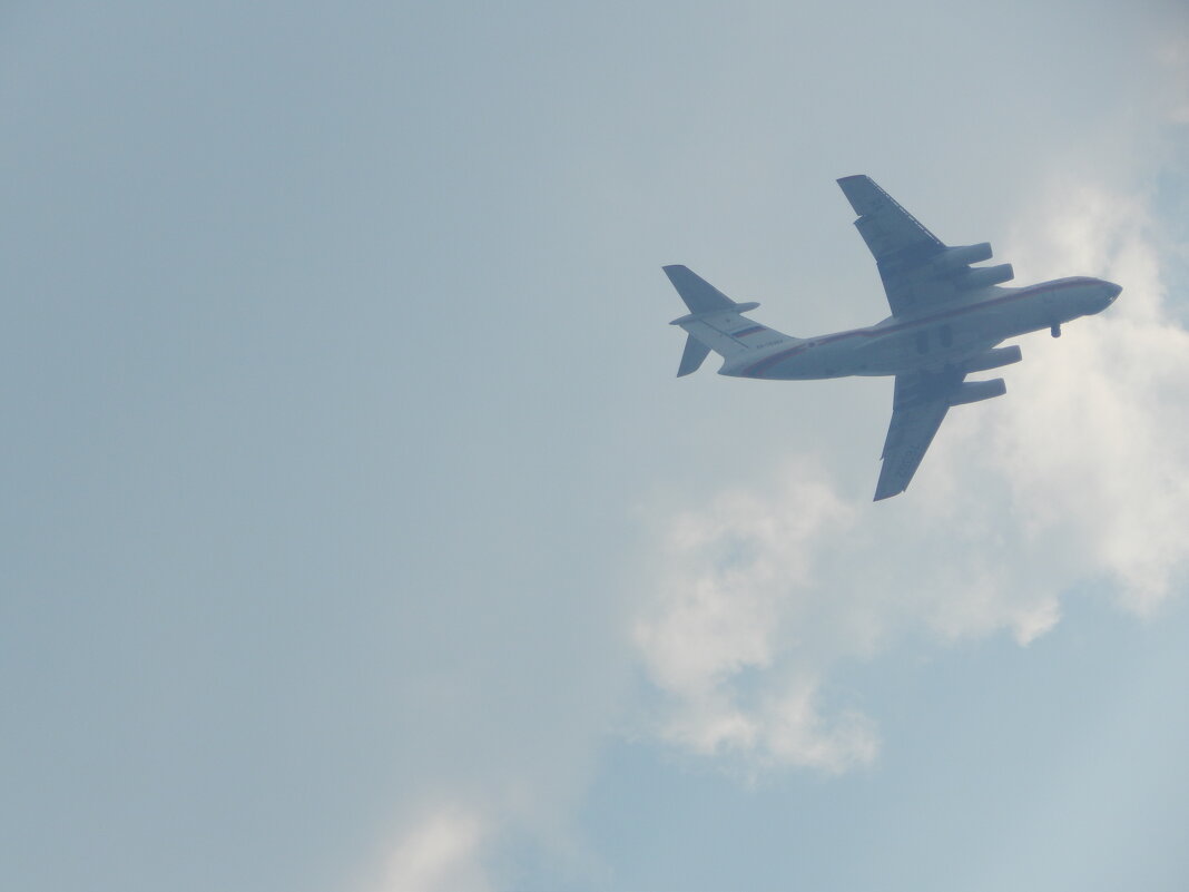 Небо, самолет - Екатерина Панова Небо, самолет - Екатерина Панова