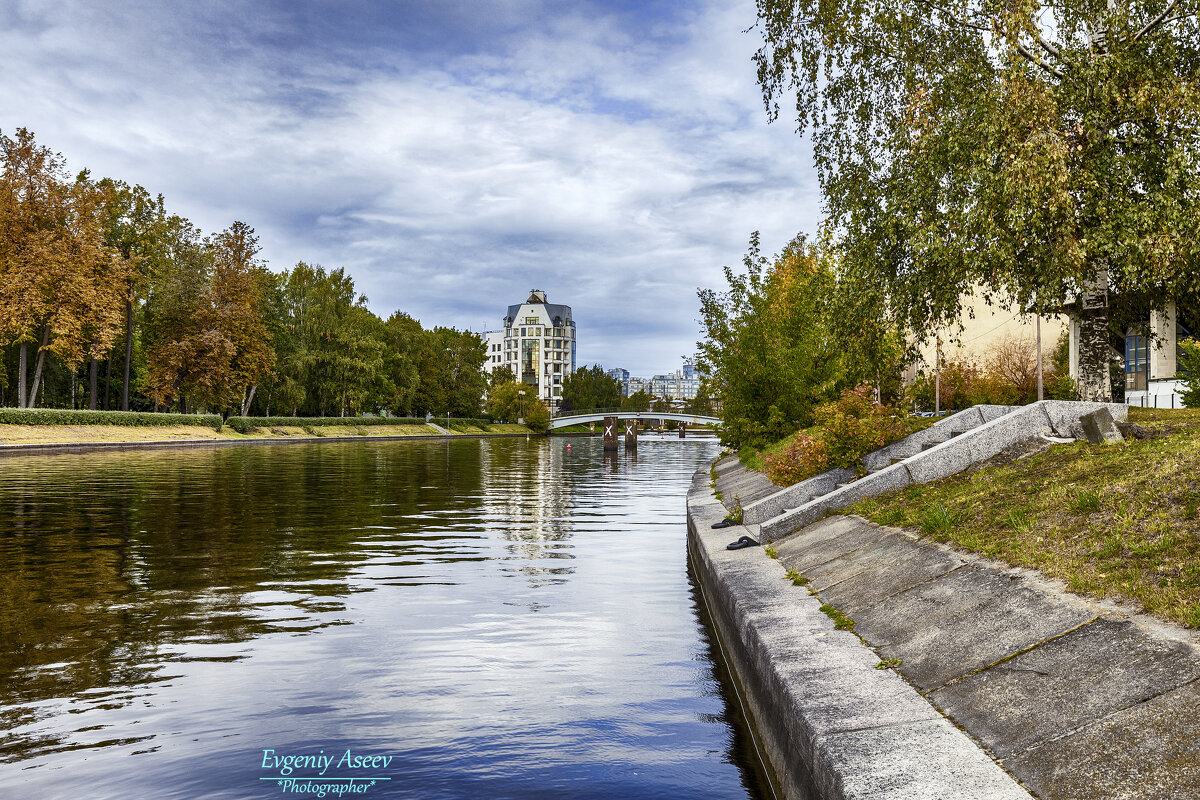 Тихий осенний день на Ждановке - Евгений Тихий осенний день на Ждановке - Евгений