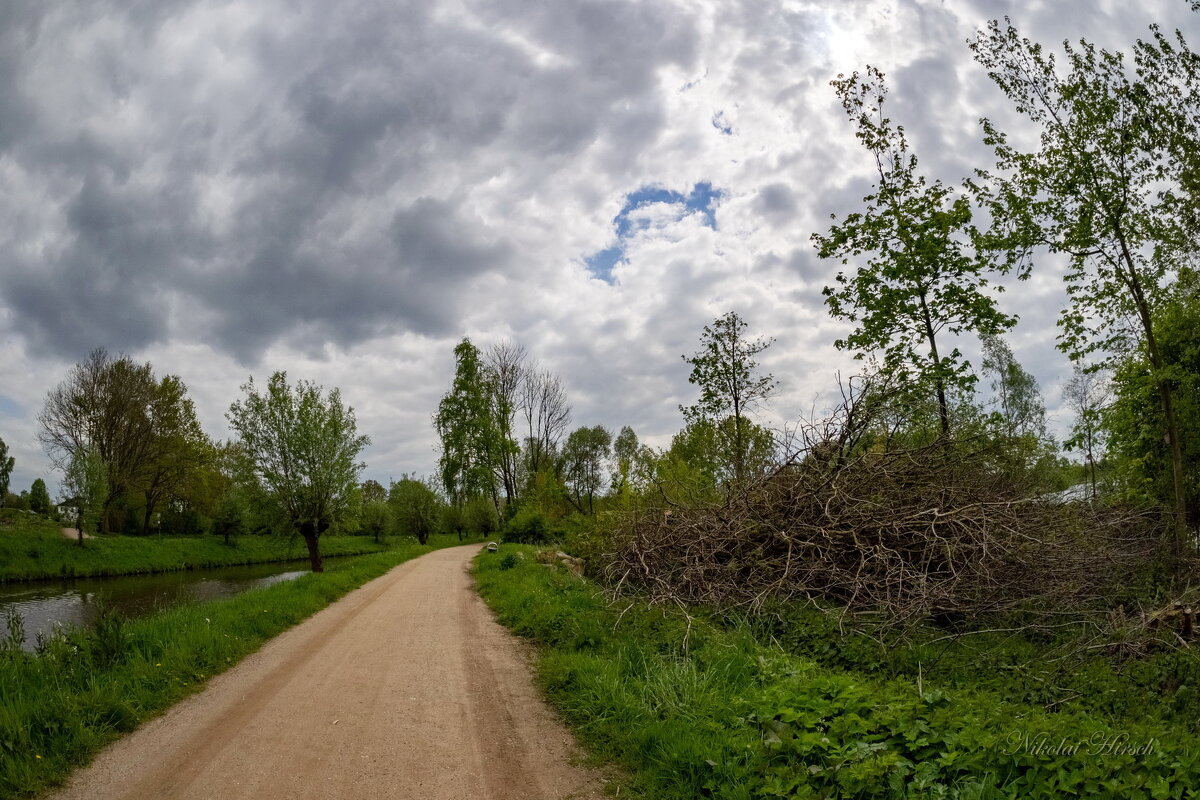 По апрелю... - Николай Гирш