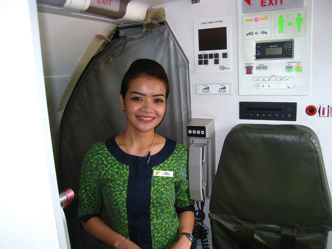 Стюардесса авиакомпании MASwings. - unix (Илья Утропов)