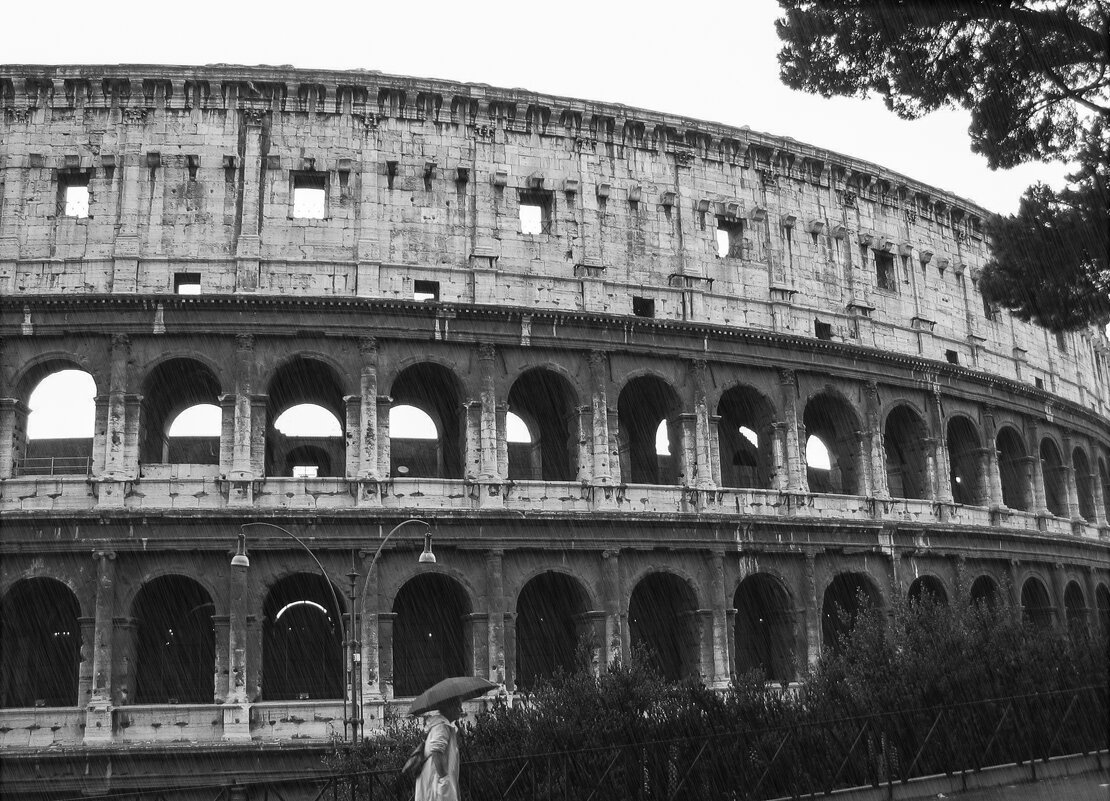 Колизей под дождем. - Игорь Викторов Колизей под дождем. - Игорь Викторов