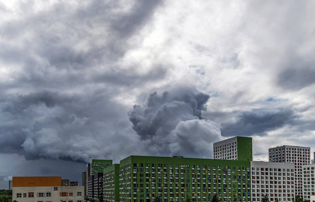 14 июня 2025 года на Москву и Подмосковье обрушился сильный ливень с грозами и ветром - Валерий Иванович